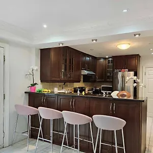 Beautiful At Yonge And Sheppard And North York Centre Homestay