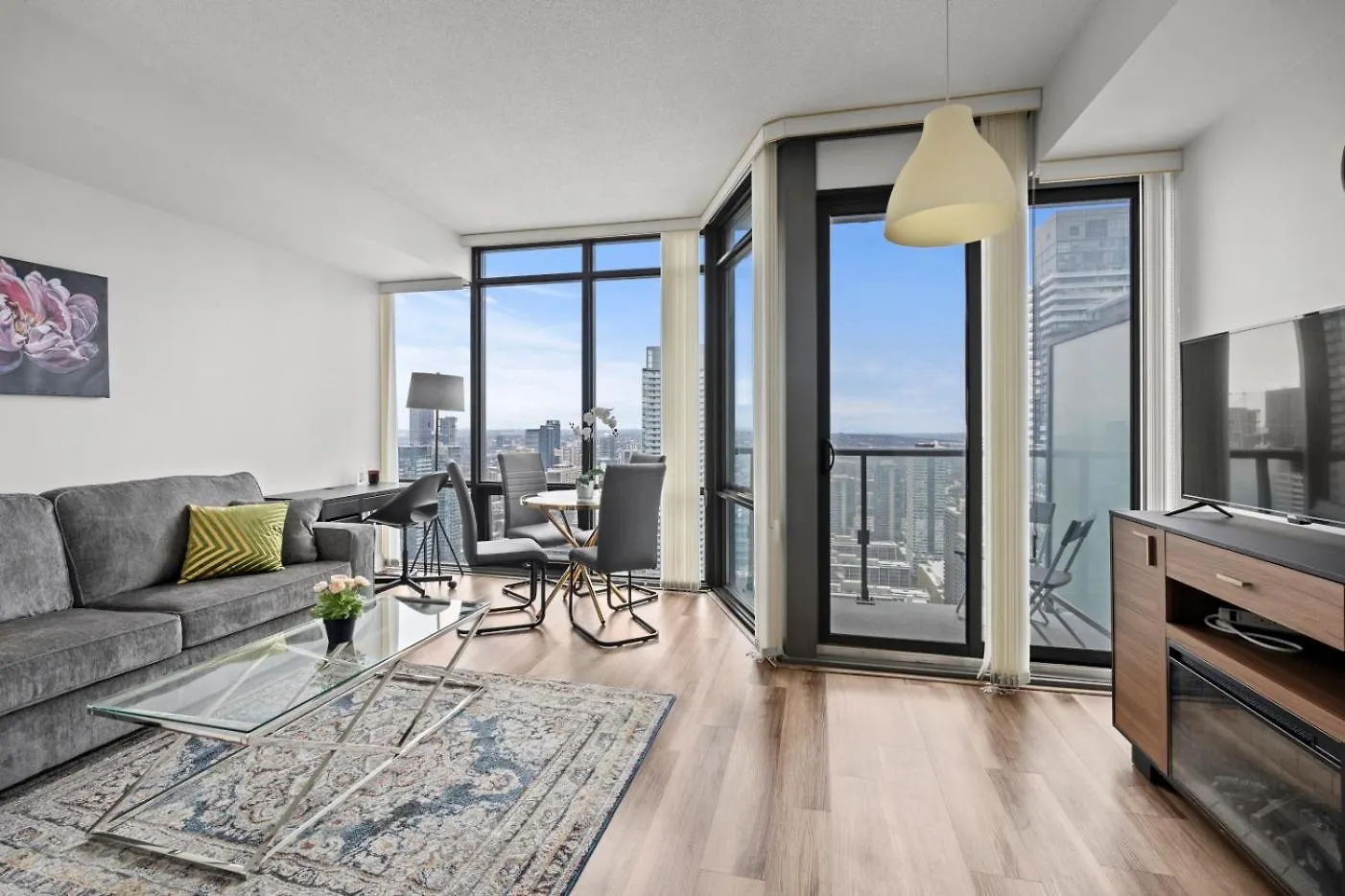 Apartment Globalstay. Burano Condos In Downtown Toronto Canada