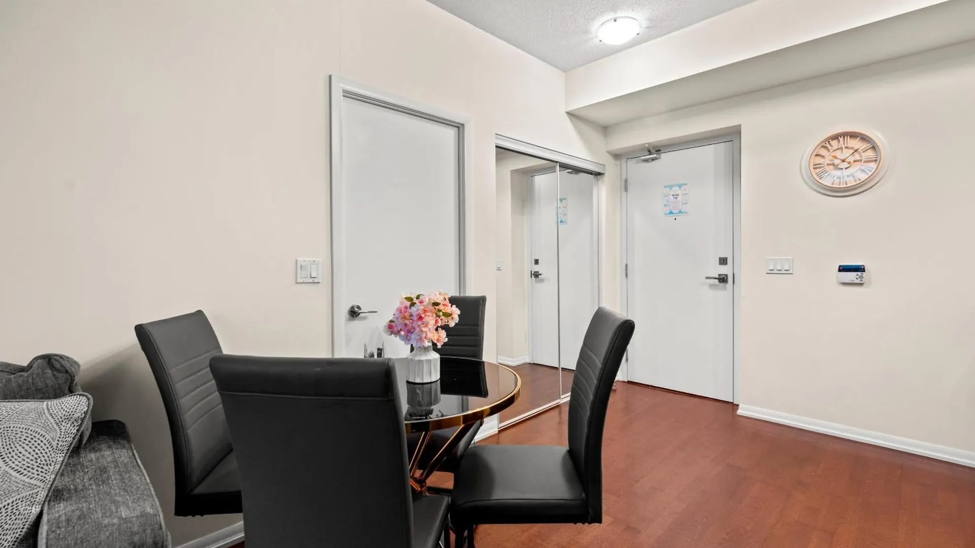 Globalstay. Burano Condos In Downtown Toronto Canada